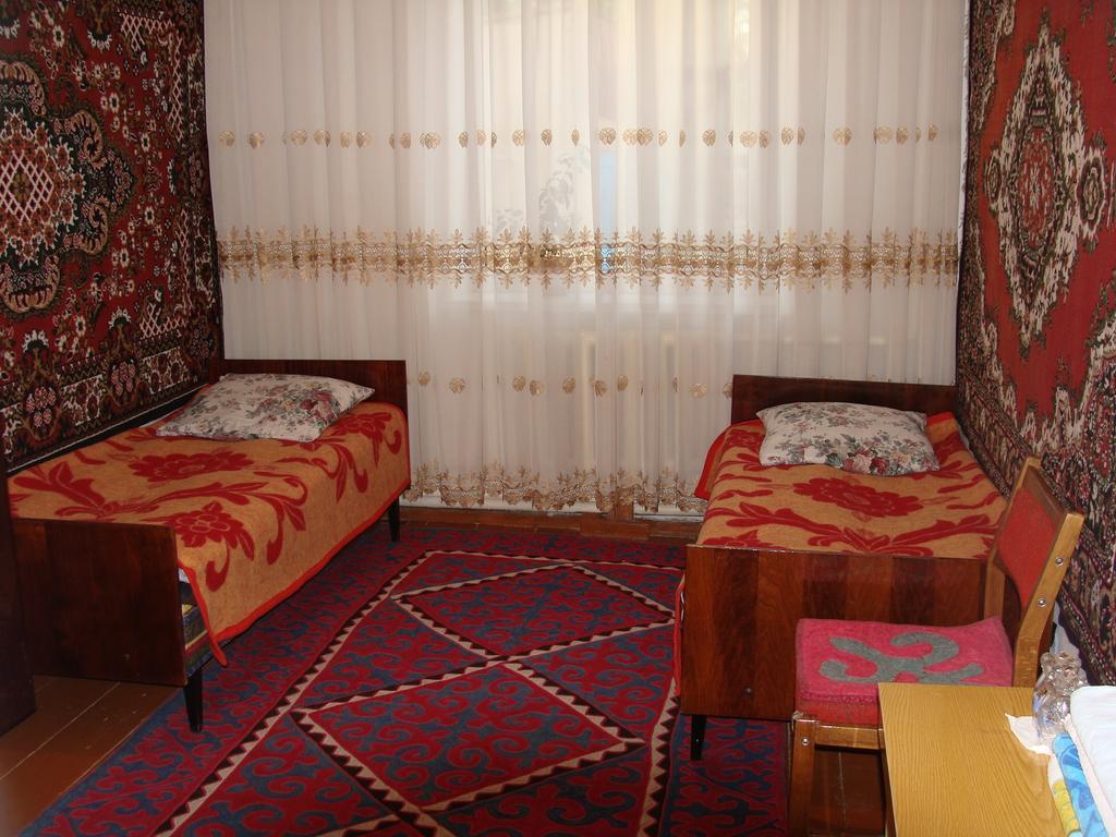 Guest House Nur Kochkor Buitenkant foto